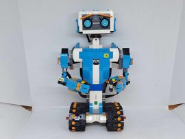 Lego BOOST Creative Toolbox - 17101 es készletből Vernie robot + MOTORRAL (nincs ellenőrizve a szett, de 99 %-a biztosan meg van)