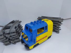  Lego Duplo mozdony, lego duplo vonat SZERVÍZELT + 12 db szürke kanyar sín (Szervizünk által kipróbált, átvizsgált vonat)