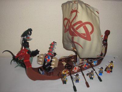 LEGO Vikings: Viking Ship challenges the Midgard Serpent (7018