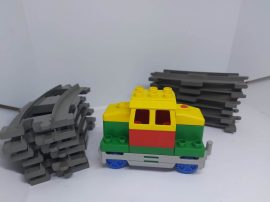  Lego Duplo mozdony, lego duplo vonat SZERVÍZELT + 12 db szürke kanyar sín (Szervizünk által kipróbált, átvizsgált vonat)