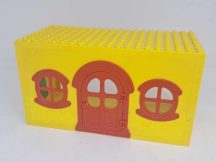   Lego Fabuland ház (matricás) (ajtó belső pöckei le vannak törve)